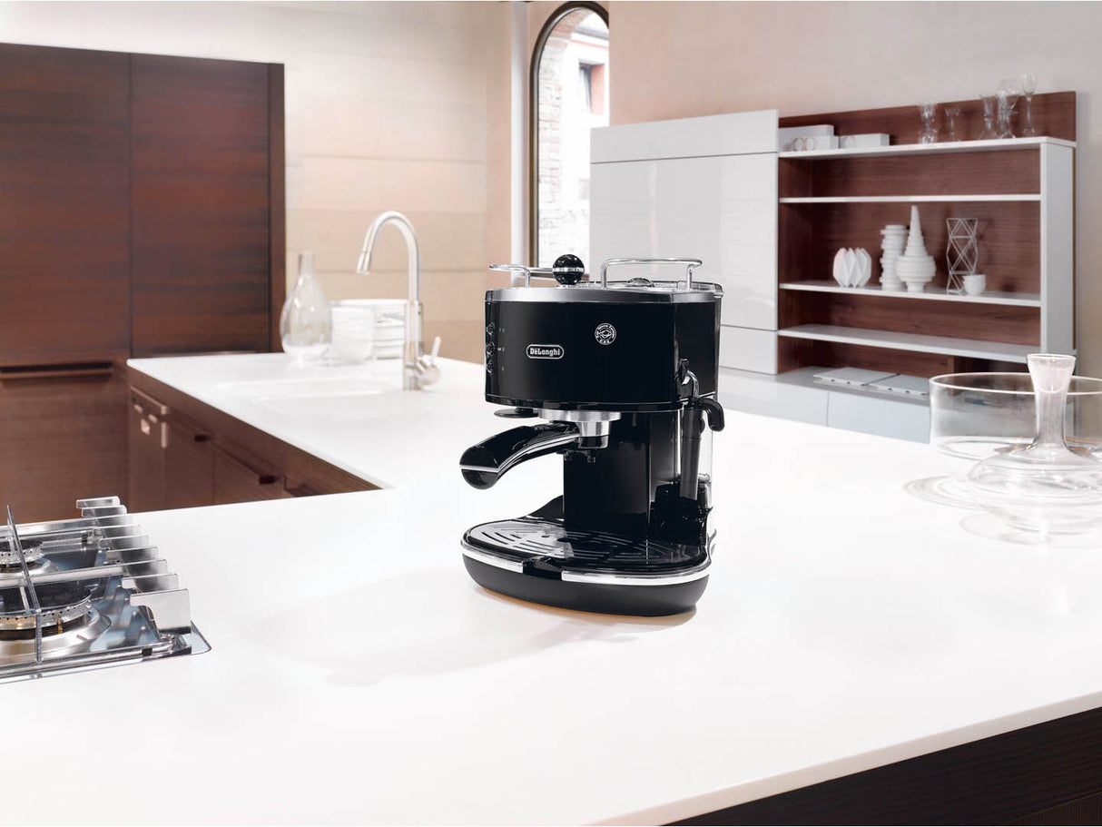 De’Longhi ICONA ECO311.BK Macchina da Caffè Manuale Espresso e Cappuccino, Compatibile con Polvere o Cialde E.S.E., Spegnimento Automatico, Serbatoio Estraibile da 1.4L, Potenza 1100W, Nero