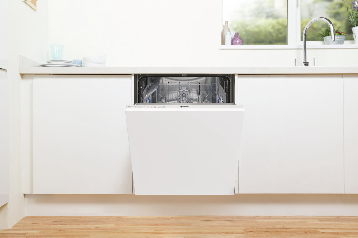 Indesit Lavastoviglie BI 60 cm, classe E, 14 coperti, Push&Go