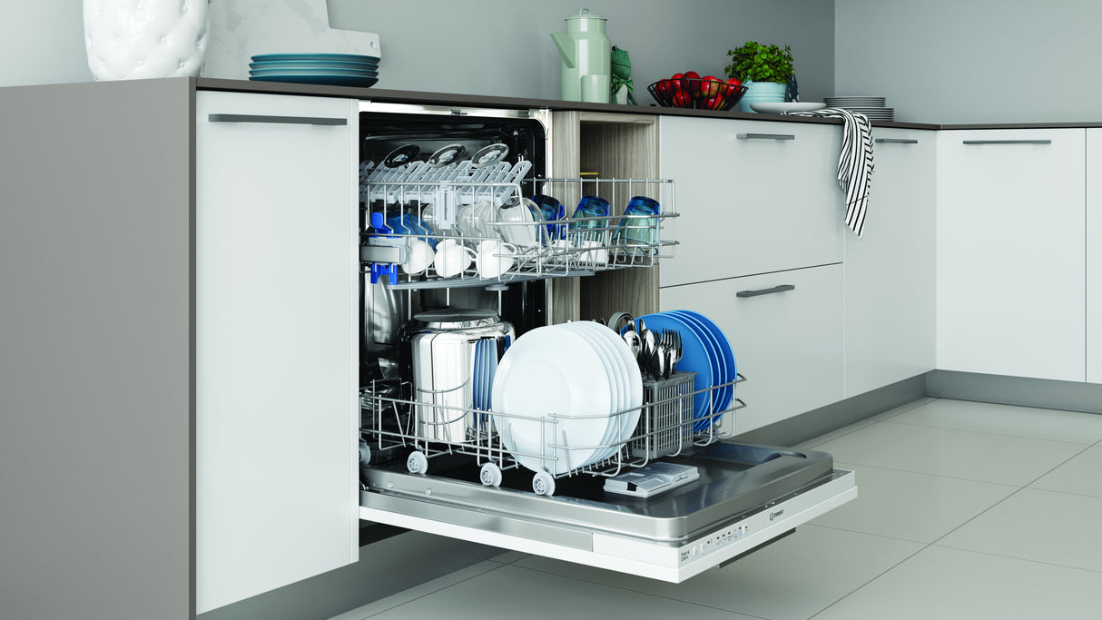 Indesit Lavastoviglie BI 60 cm, classe E, 14 coperti, Push&Go