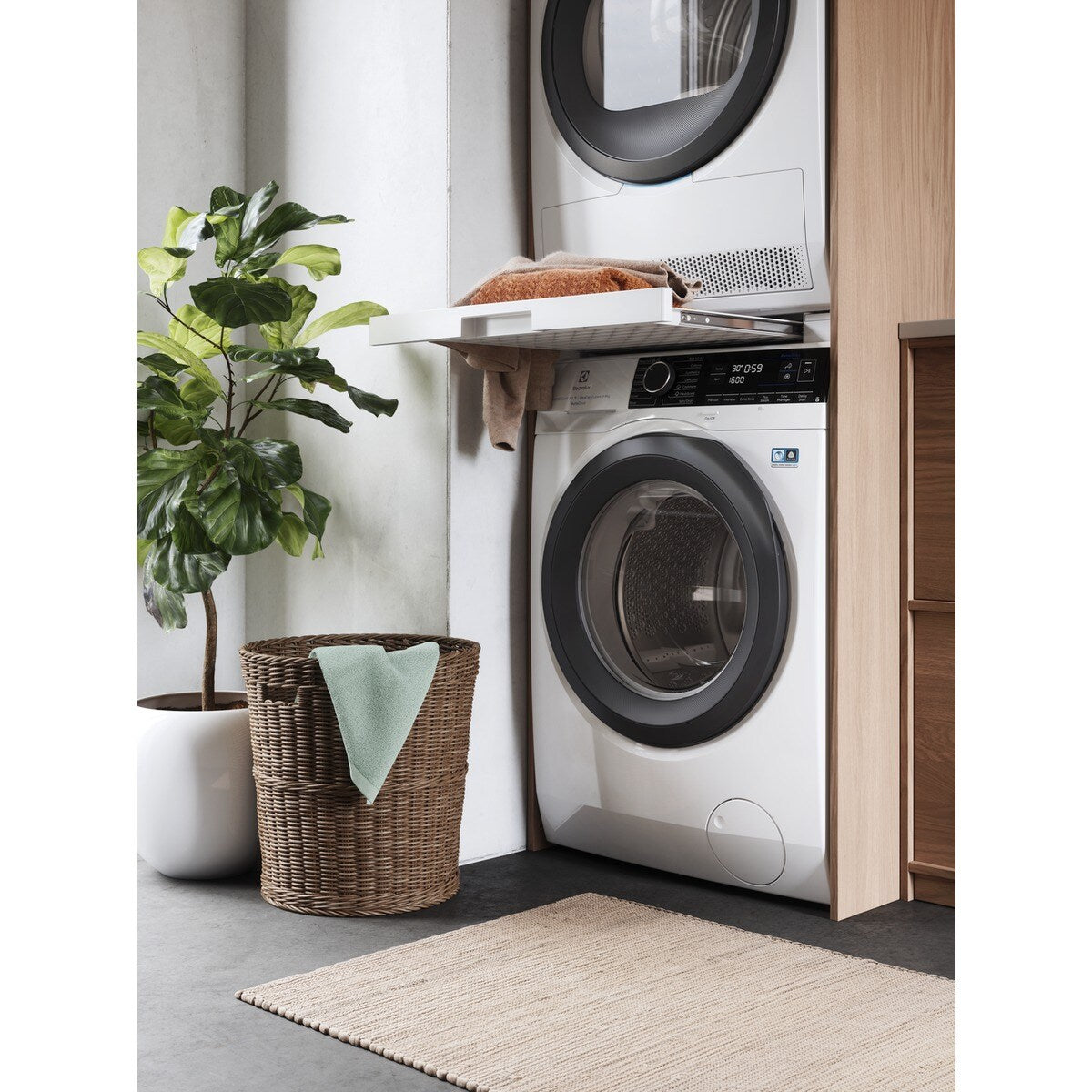 Electrolux E1WYHSK2 Stacking kit with pull-out shelf