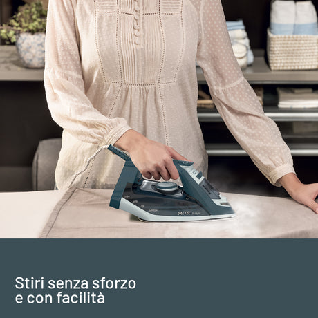 Imetec F-Light Ferro da Stiro a Vapore, Leggero, Piastra Superscorrevole con Rivestimento Glide Ceramic, Colpo vapore 150g, Doppia Protezione anticalcare, 2200 W